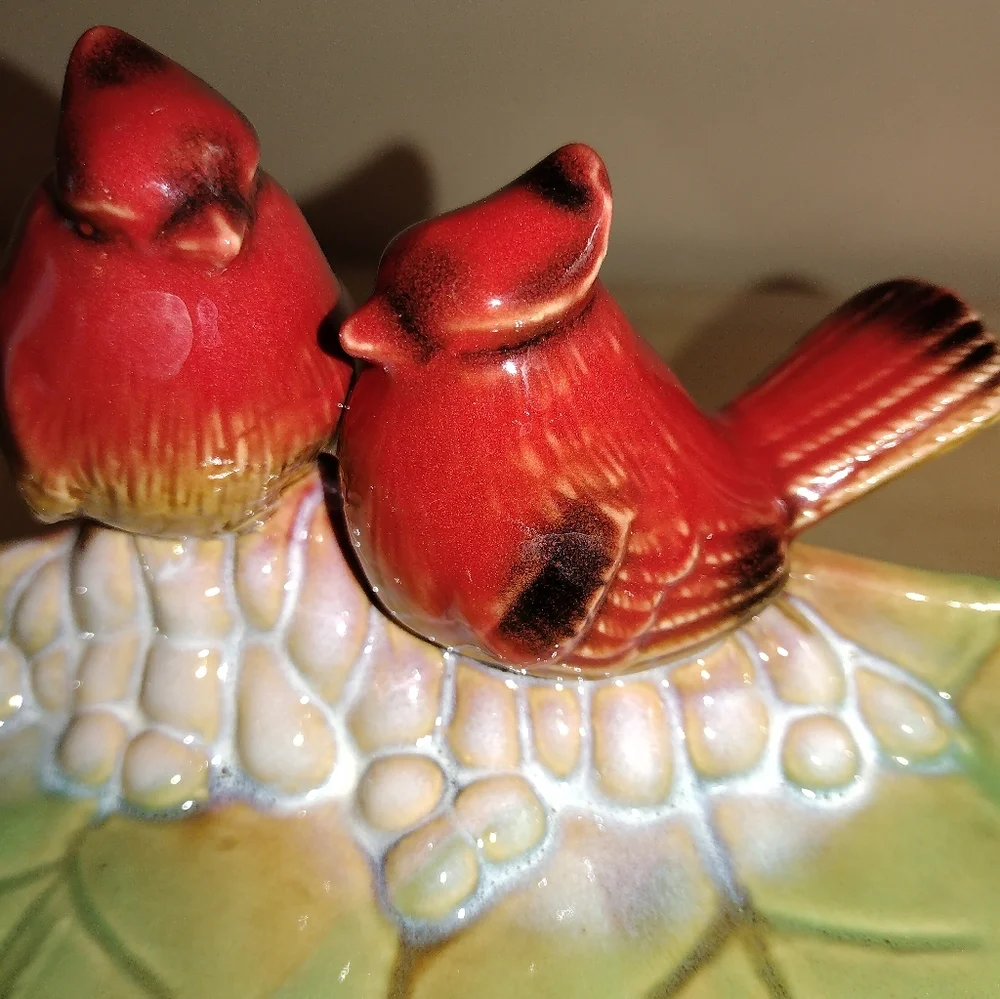 Vintage Art Pottery Green Maple Leaf w/Perched Cardinal Pair